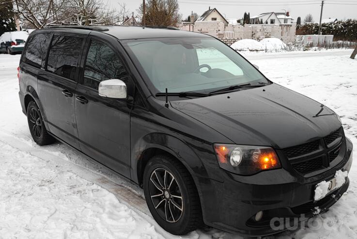 Dodge Caravan 5 generation [restyling] Grand minivan