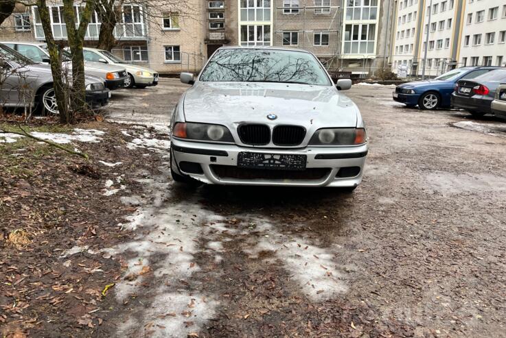 BMW 5 Series E39 Sedan 4-doors
