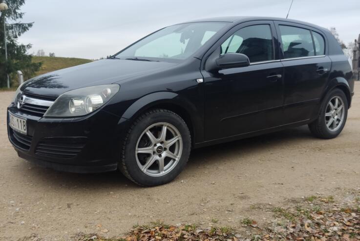 Opel Astra H Hatchback