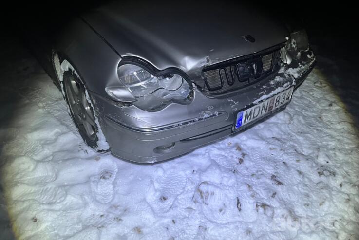 Mercedes-Benz C-Class W203/S203/CL203 Sedan