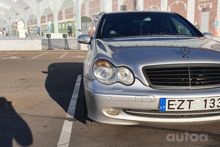 Mercedes-Benz C-Class W203/S203/CL203 Sedan