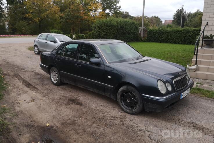 Mercedes-Benz E-Class W210 Sedan