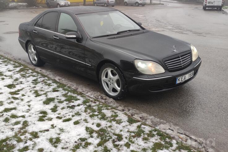 Mercedes-Benz S-Class W220 Sedan
