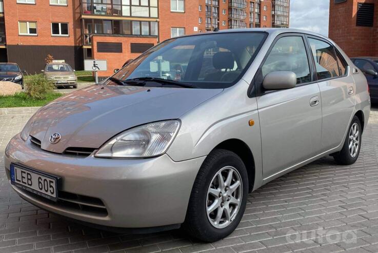 Toyota Prius 1 generation Sedan