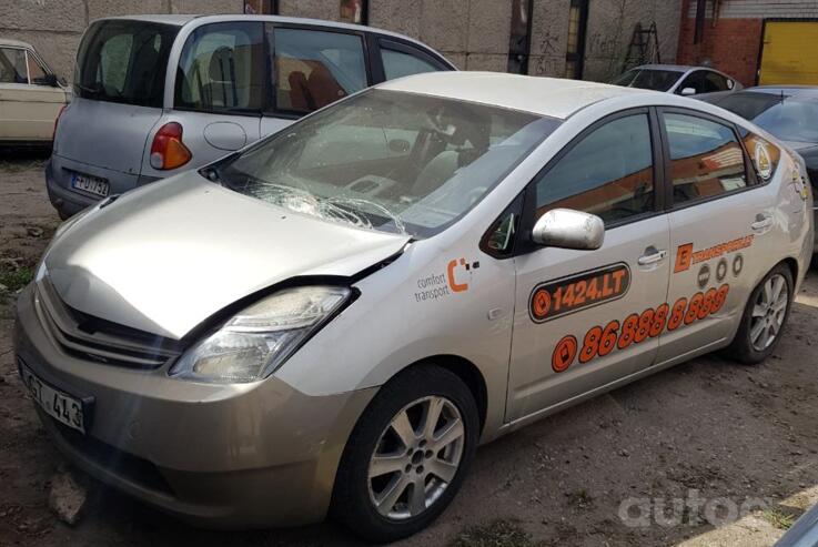Toyota Prius 2 generation Hatchback