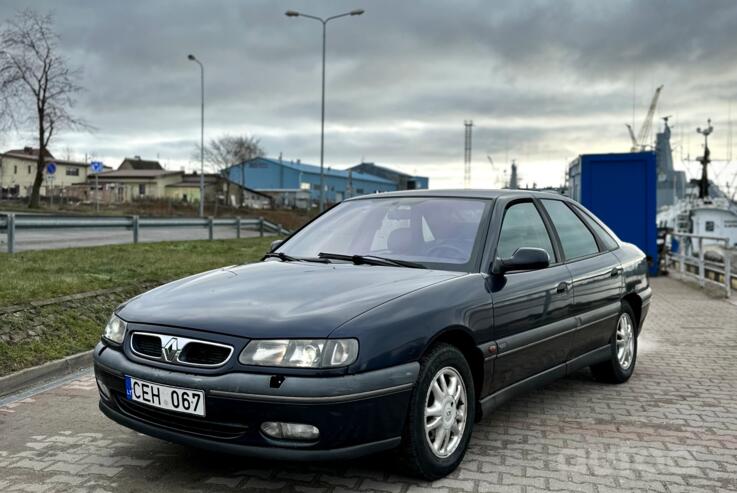 Renault Safrane 1 generation [restyling] Hatchback 5-doors