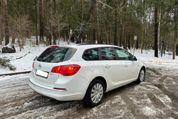 Opel Astra J Sports Tourer wagon