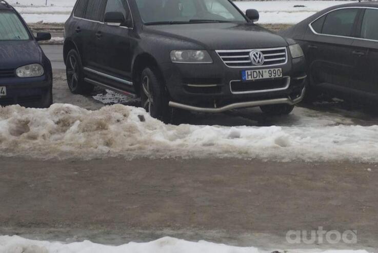 Volkswagen Touareg 1 generation Crossover