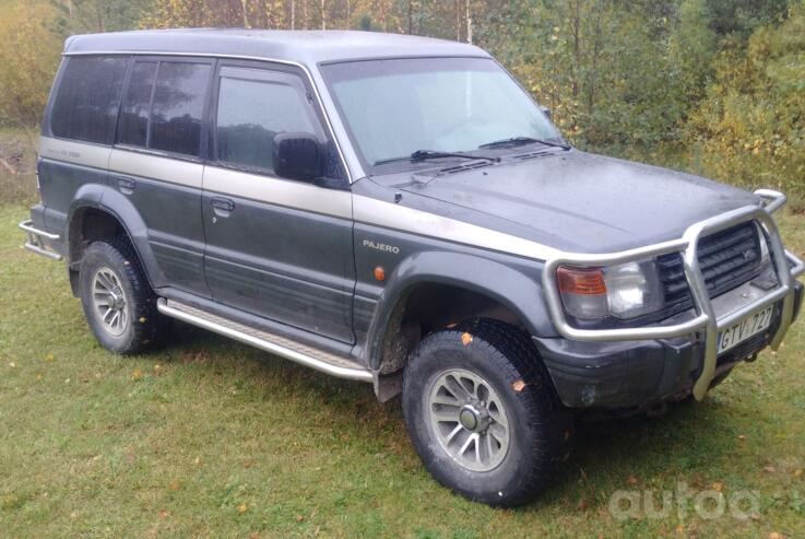 Mitsubishi Pajero 2 generation Semi High Roof Wagon SUV 5-doors
