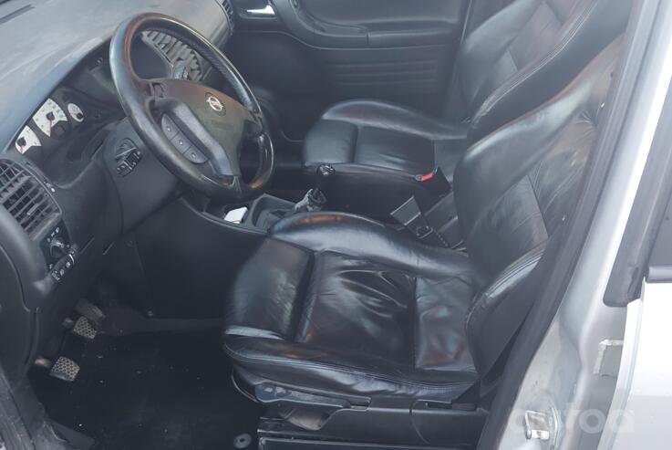Opel Zafira A Minivan 5-doors