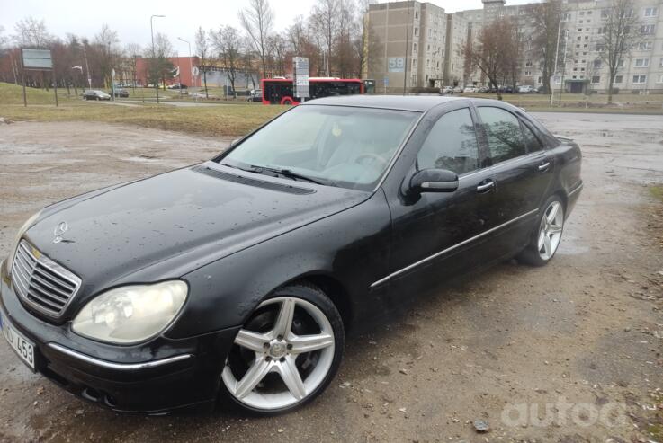 Mercedes-Benz S-Class W220 Sedan