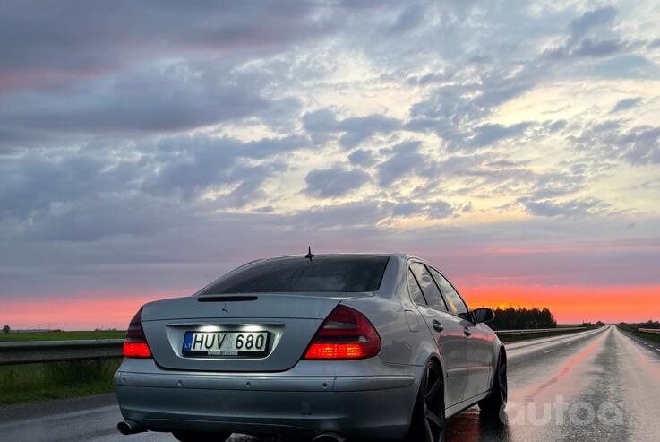 Mercedes-Benz E-Class W211 Sedan