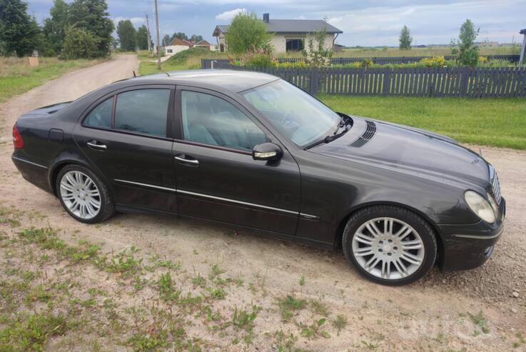 Mercedes-Benz E-Class W211 Sedan