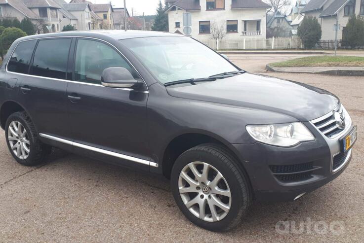 Volkswagen Touareg 1 generation Crossover