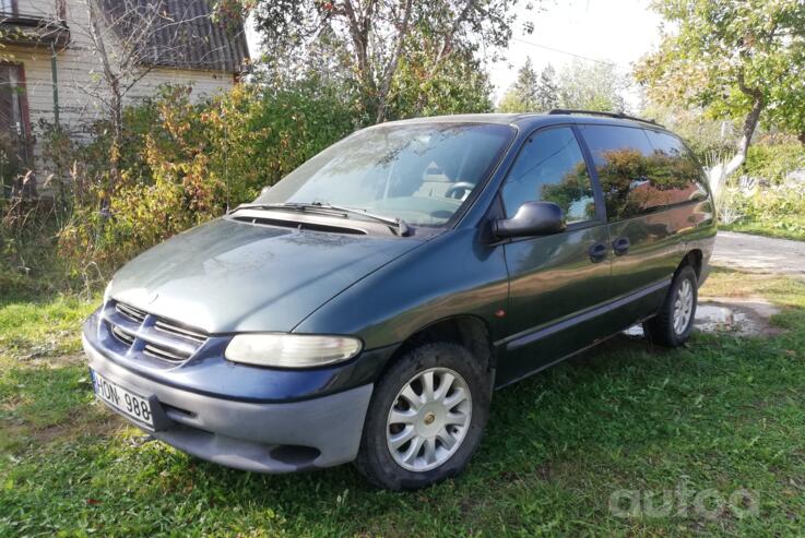 Chrysler Voyager 3 generation Grand minivan 5-doors