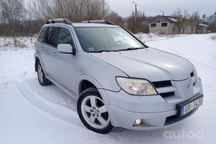 Mitsubishi Outlander 2 generation