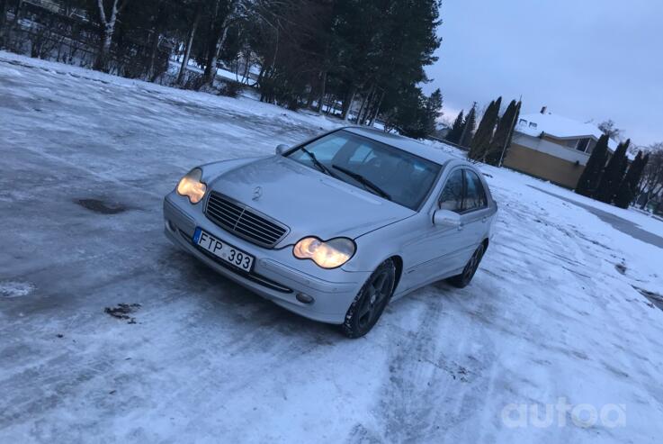 Mercedes-Benz C-Class W203/S203/CL203 Sedan