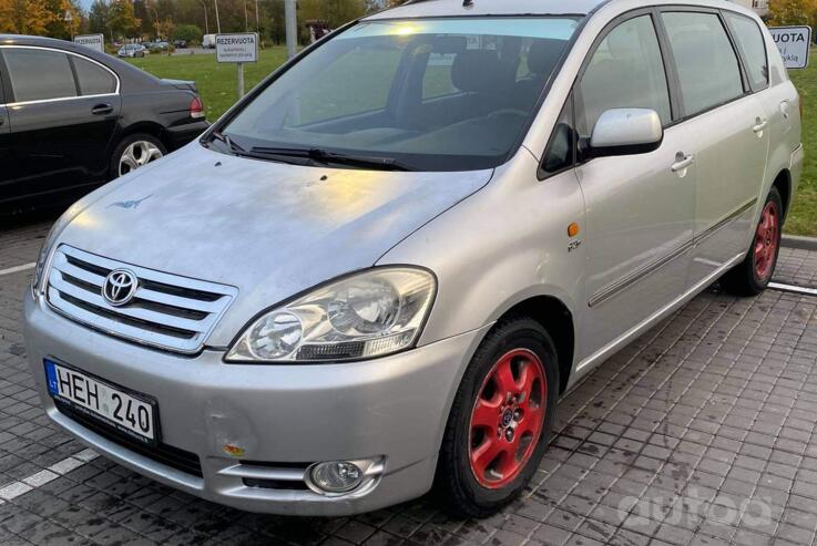 Toyota Avensis Verso 1 generation [restyling] Minivan