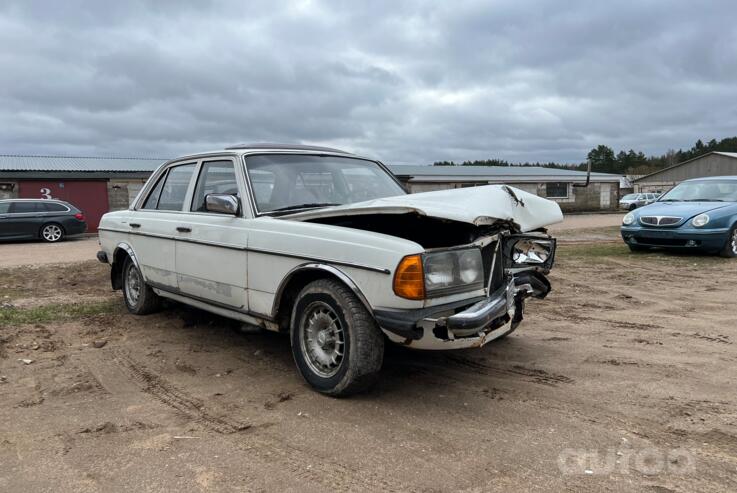 Mercedes-Benz W123 1 generation