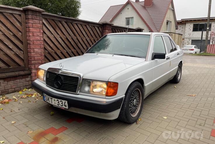 Mercedes-Benz 190 (W201) 1 generation