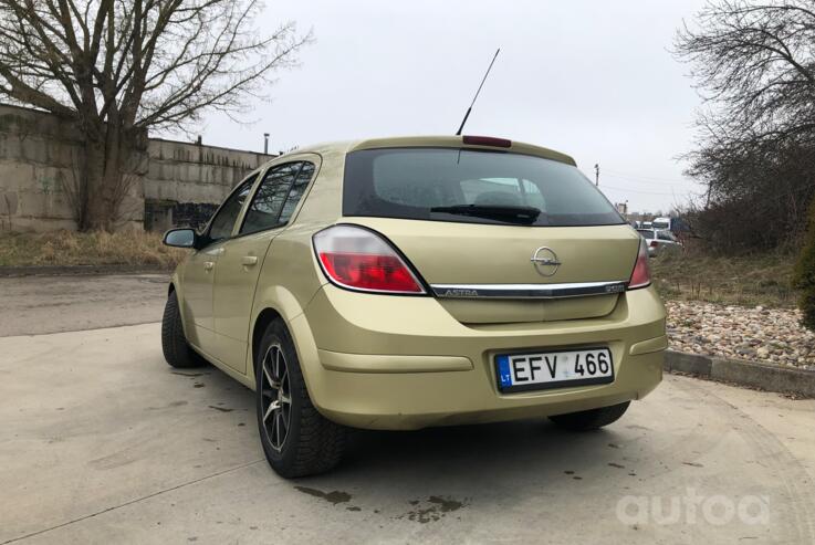 Opel Astra H Hatchback