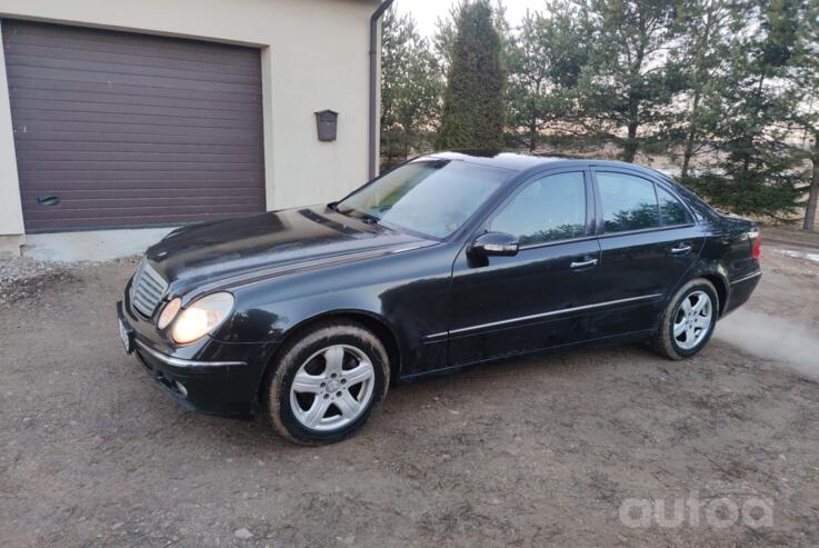 Mercedes-Benz E-Class W211 Sedan