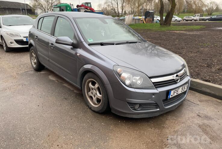 Opel Astra H Hatchback