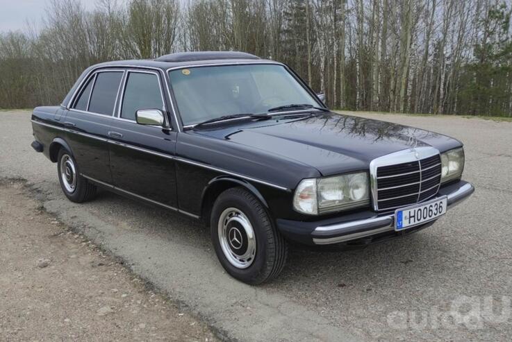 Mercedes-Benz W123 1 generation