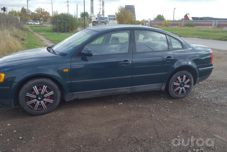 Volkswagen Passat B5 Sedan 4-doors