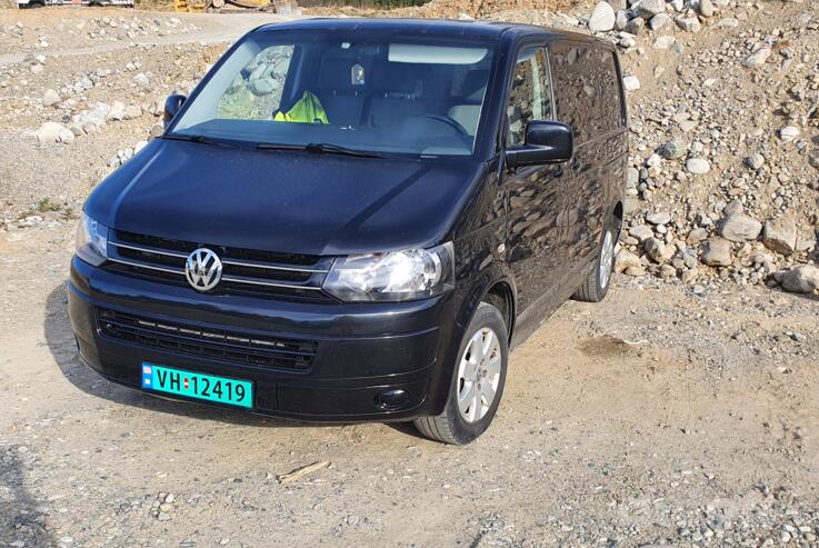 Volkswagen Transporter T5 Minivan 4-doors