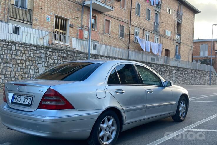 Mercedes-Benz C-Class W203/S203/CL203 Sedan