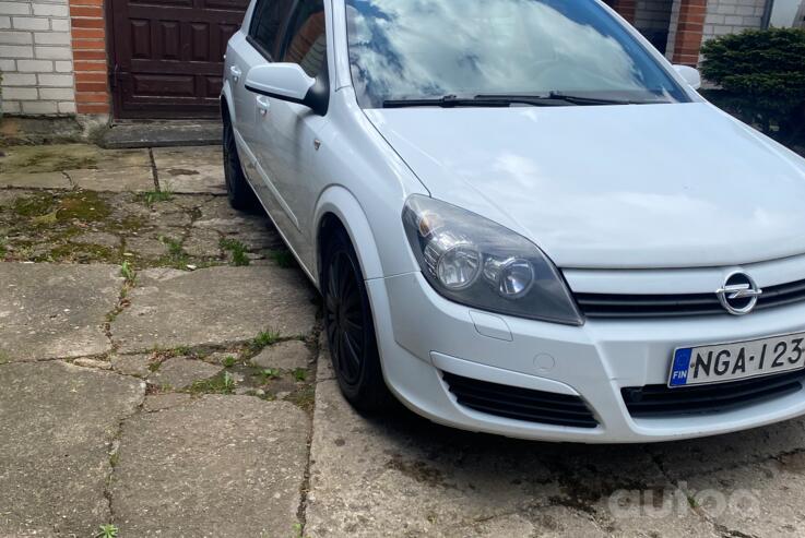 Opel Astra H Hatchback