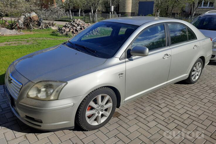 Toyota Avensis 2 generation Liftback