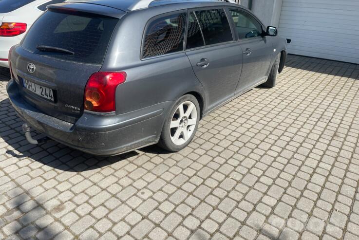 Toyota Avensis 2 generation wagon