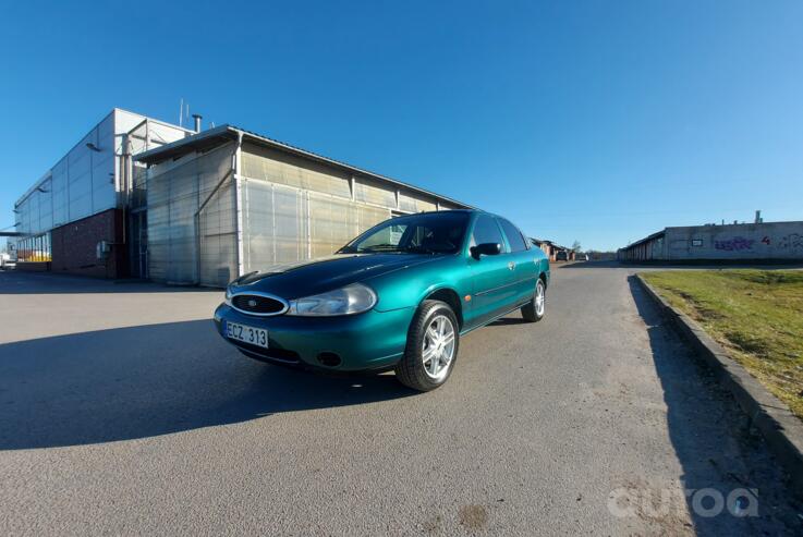 Ford Mondeo 2 generation Sedan