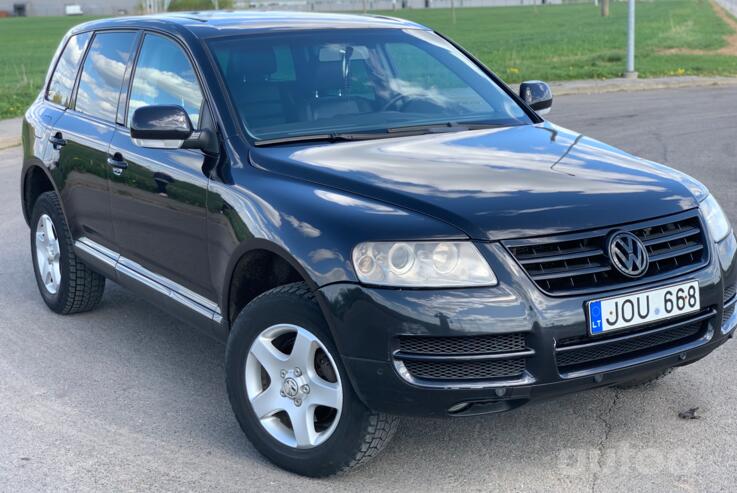Volkswagen Touareg 1 generation Crossover