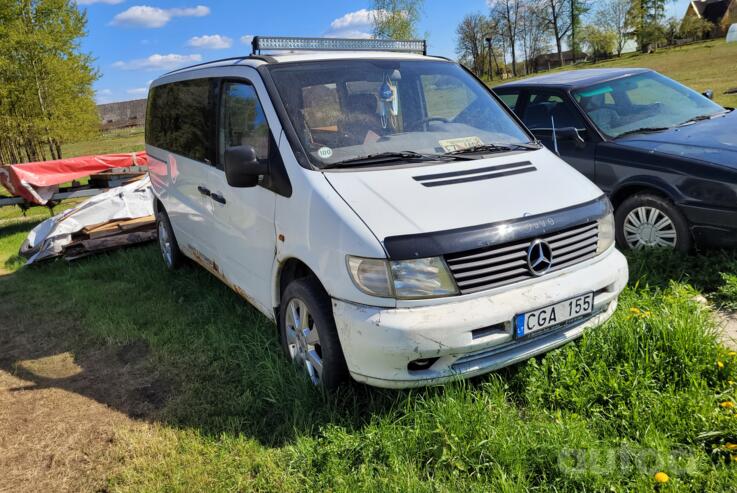 Mercedes-Benz Vito W638 Mixto minivan 4-doors