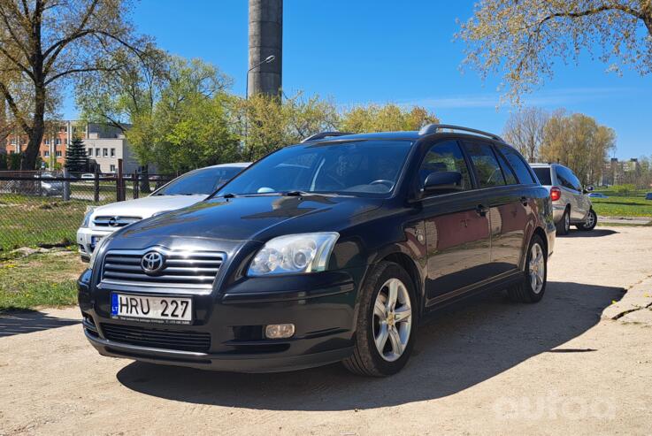 Toyota Avensis 2 generation wagon