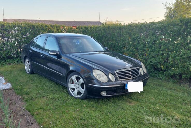 Mercedes-Benz E-Class W211 Sedan