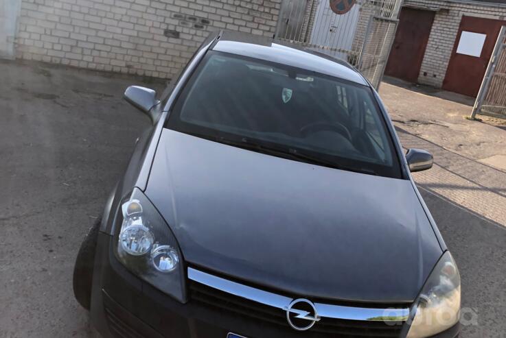 Opel Astra H Hatchback