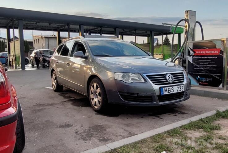 Volkswagen Passat B6 wagon 5-doors