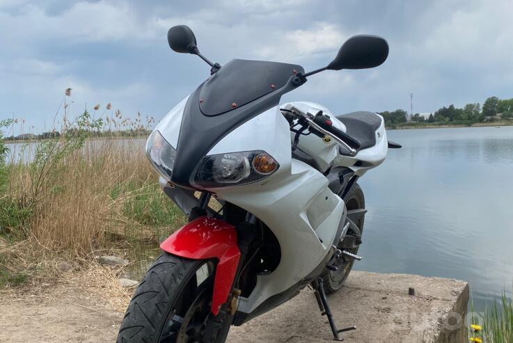 Yamaha TZR