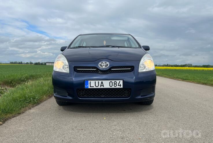 Toyota Corolla Verso 1 generation [restyling] -2 generation
