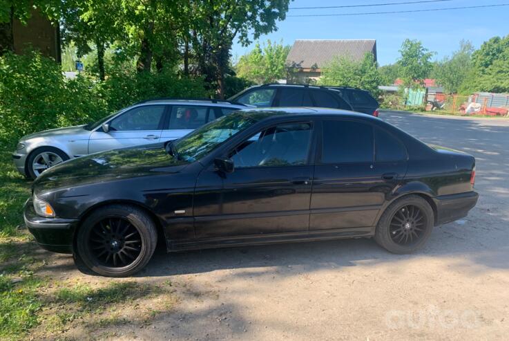 BMW 5 Series E39 Sedan 4-doors
