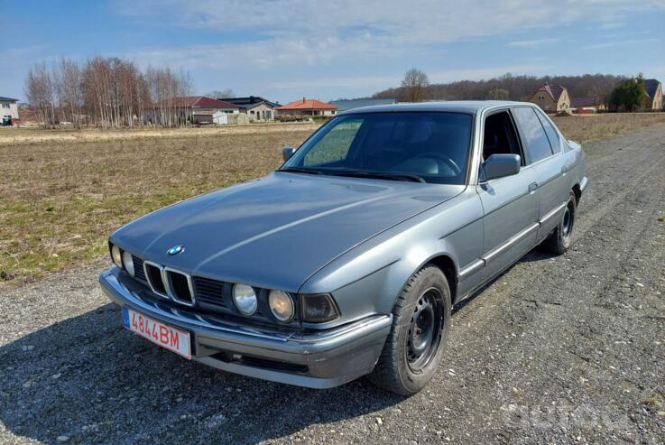 BMW 7 Series E32 Sedan