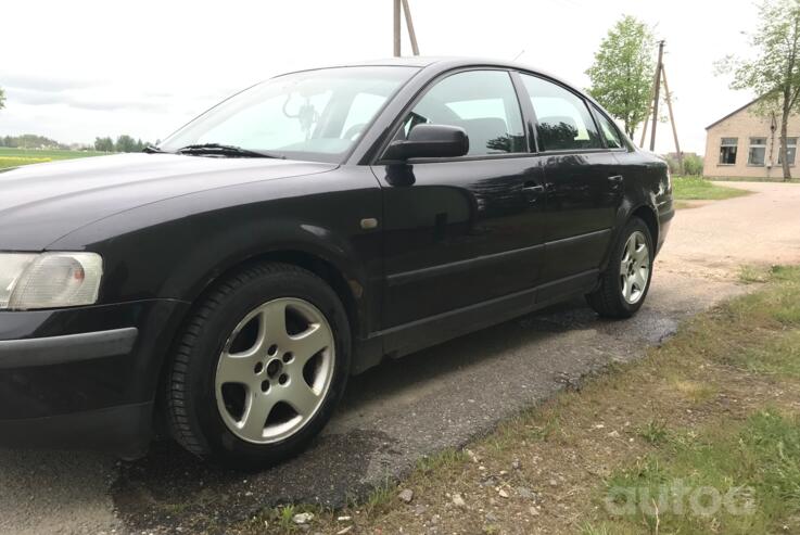 Volkswagen Passat B5 Sedan 4-doors