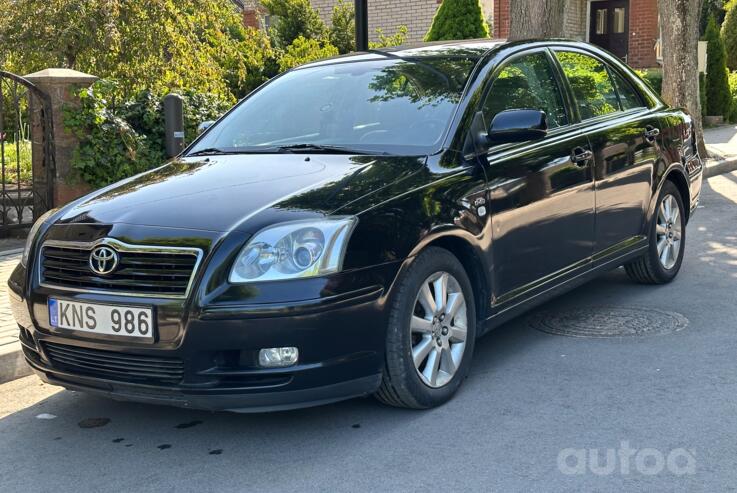 Toyota Avensis 2 generation Liftback