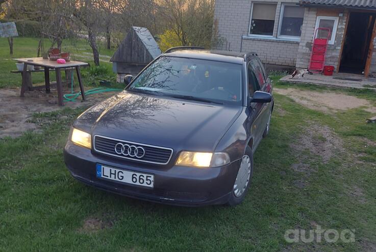 Audi A4 B5 Avant wagon 5-doors