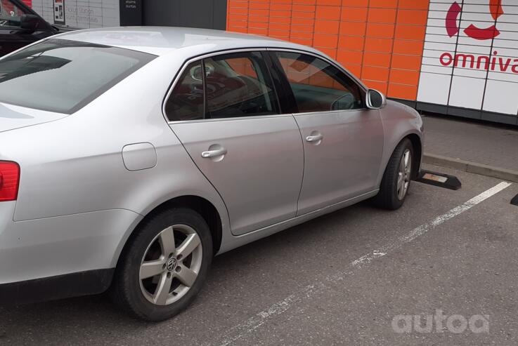 Volkswagen Jetta 5 generation Sedan 4-doors