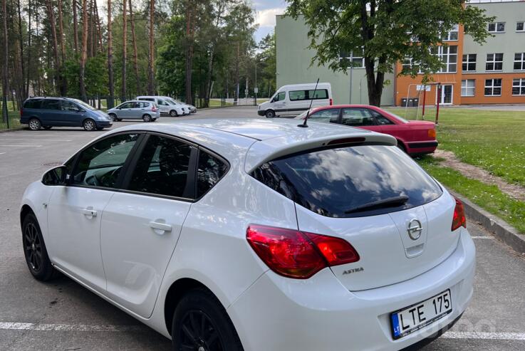 Opel Astra J [restyling] Hatchback 5-doors